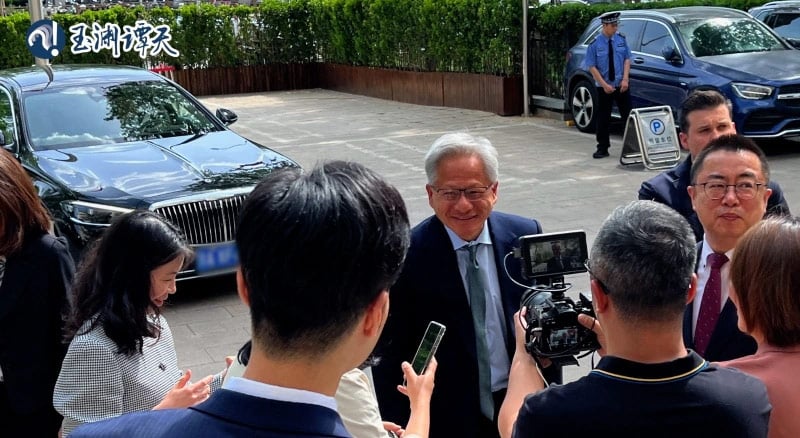 4月17日,英伟达CEO黄仁勋抵达北京 4月17日,英伟达CEO黄仁勋抵达北京