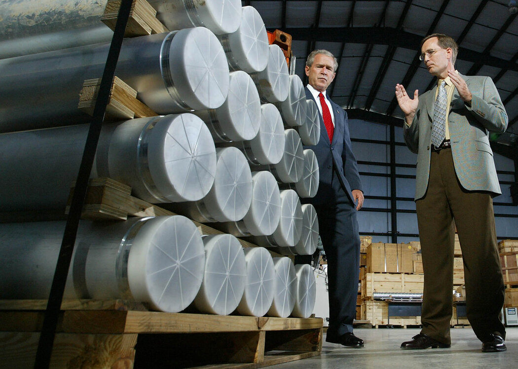 乔治·W·布什总统视察利比亚交出来的部分材料 乔治·W·布什总统视察利比亚交出来的部分材料