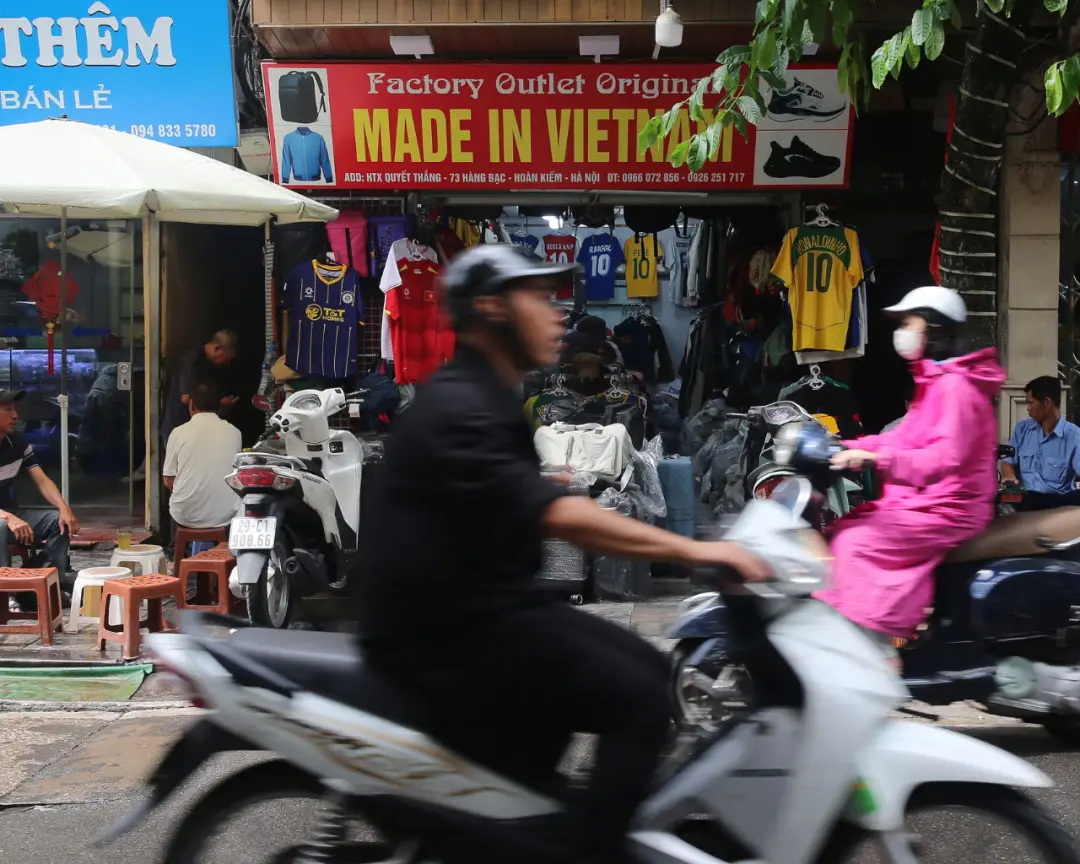 越南外交学院理事会常任副主席范兰蓉发言 越南外交学院理事会常任副主席范兰蓉发言